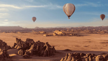 تجربة منطاد الهواء الساخن في العلا